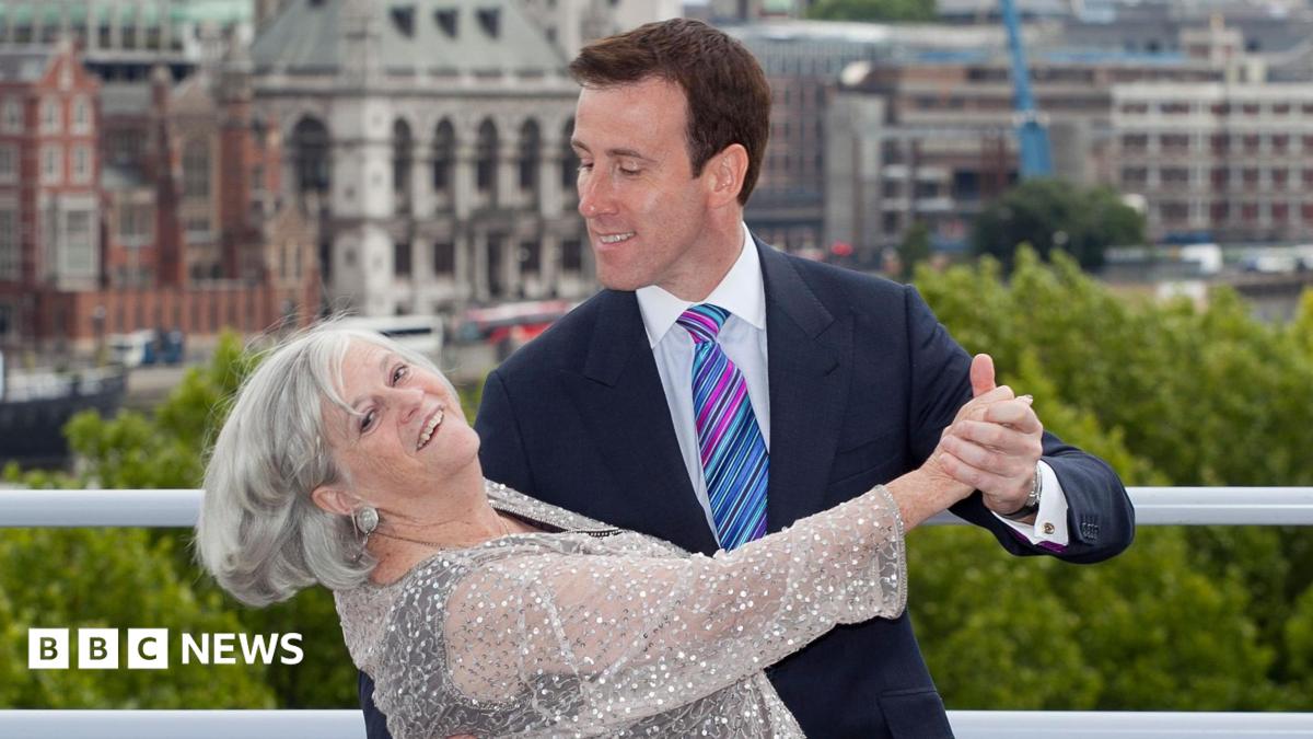 Ann Widdecombe cinayet şüphesiyle soruşturuluyor