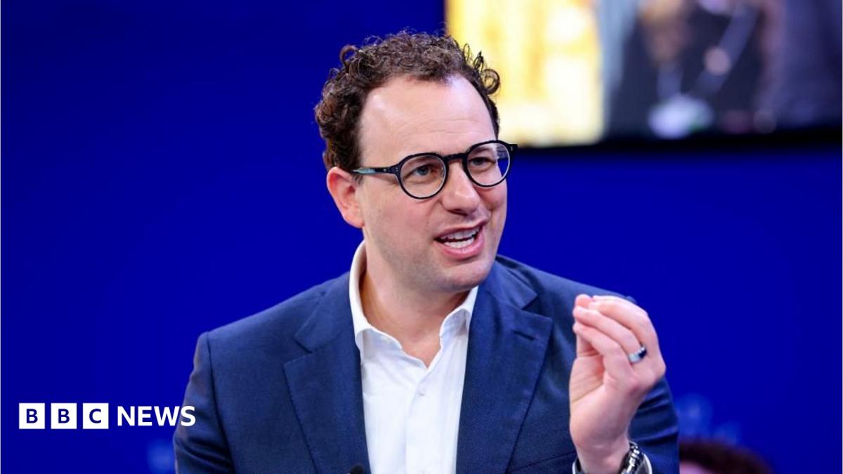 Anthropic CEO'su Amodei: Yapay zeka gelişimi yavaşlatılmalı
