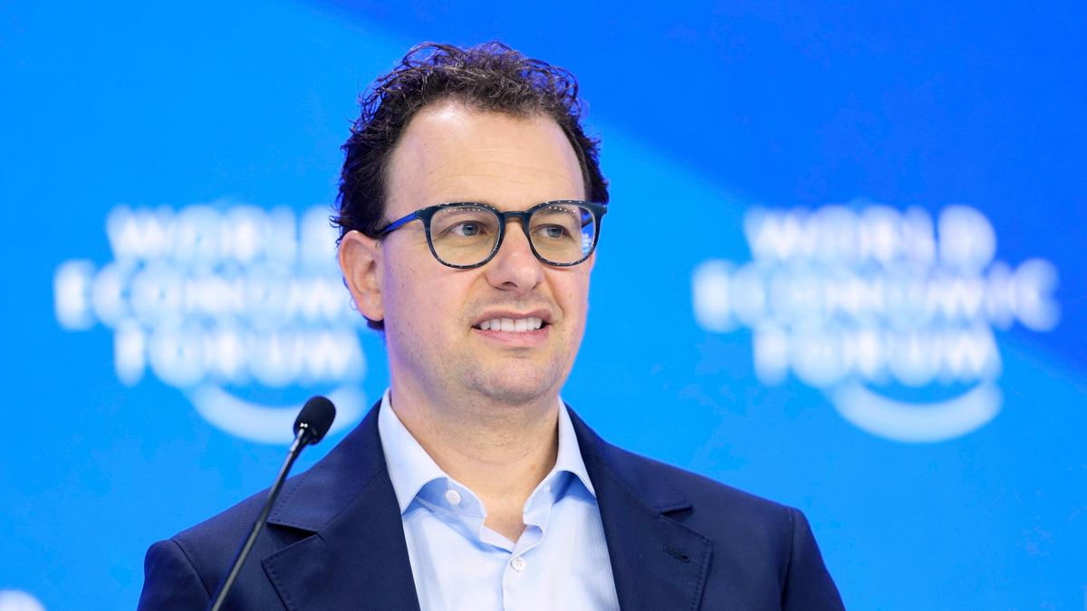 Anthropic CEO'su: Yapay zeka endüstrisi güvenlik için yavaşlamalı
