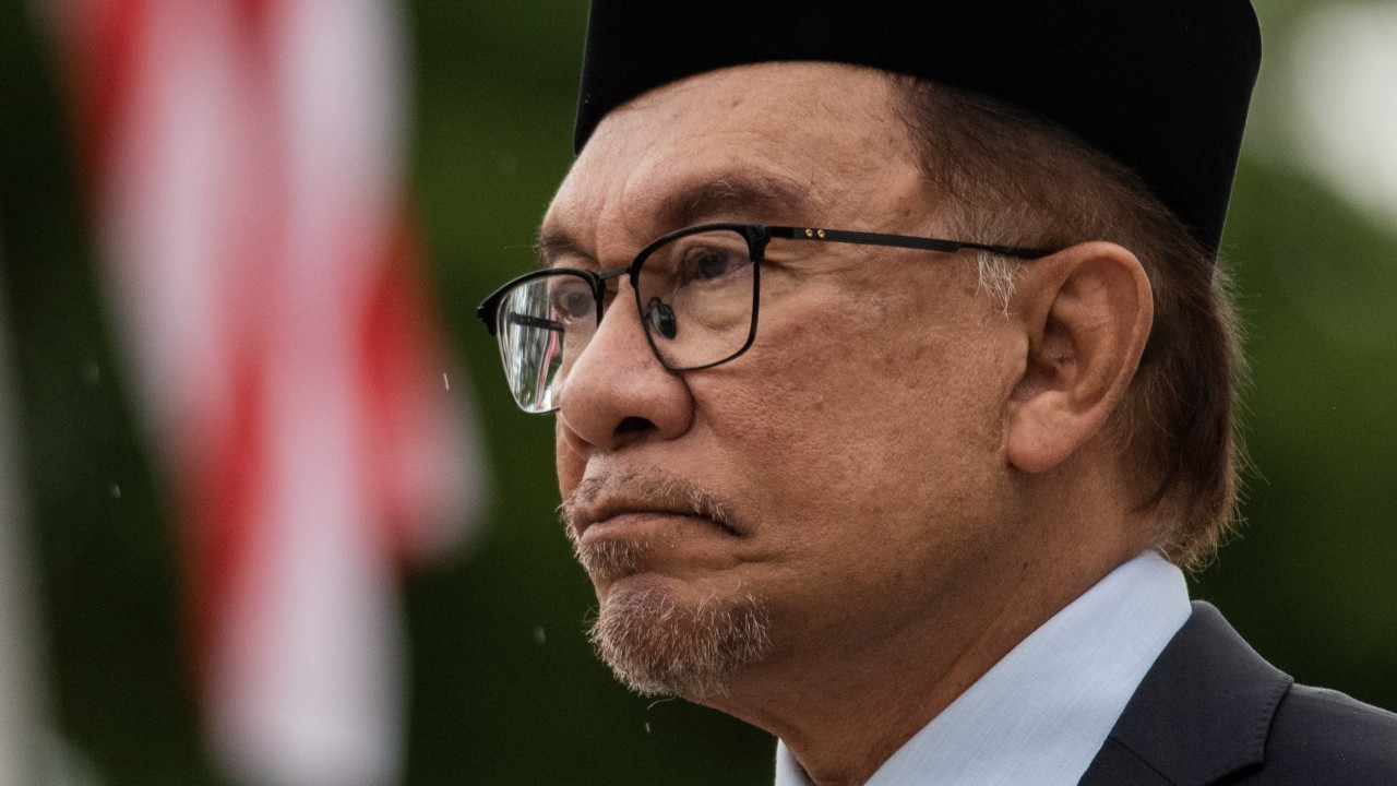 Anwar reformu bırakıp iktidarı seçti, şimdi Umno her şeyi istiyor