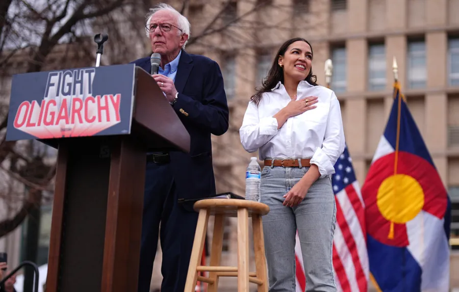 AOC, Bernie ve Kennedy'nin Akıbetine Uğrayacak mı