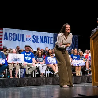 AOC, Obama’nın ‘Umut ve Değişim’ Rüzgarını Aratıyor