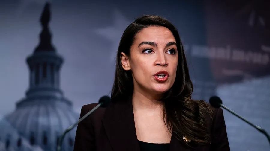 AOC'den İki Yıl Sonra İlk Pazar Röportajı: Kritik Mesajlar