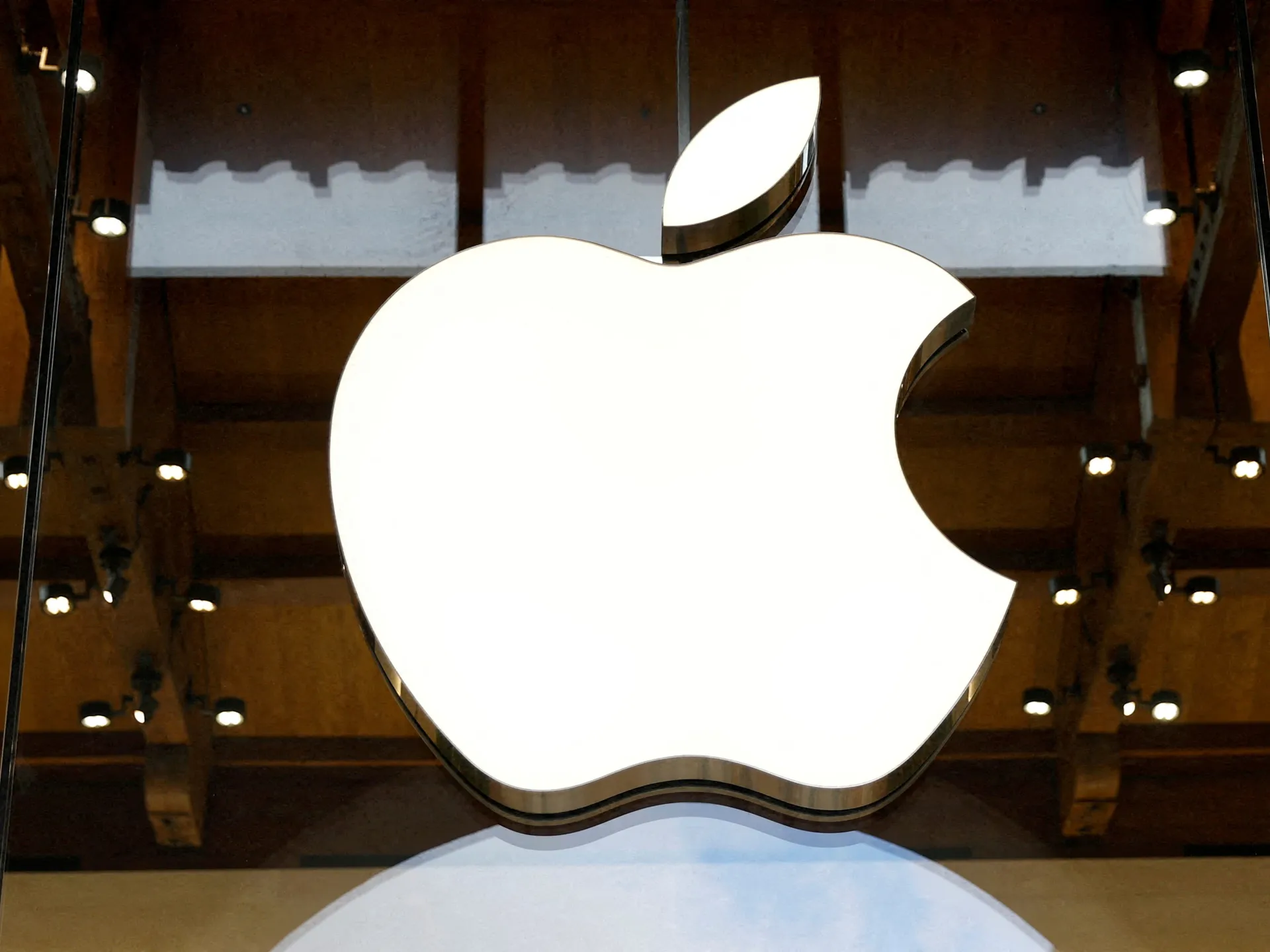 Apple, ChatGPT'nin sahibi OpenAI'yi ticari sır hırsızlığıyla suçluyor