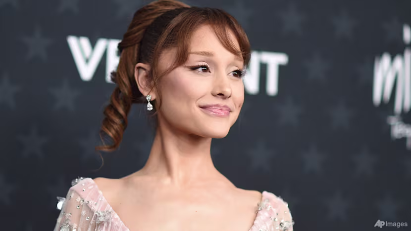 Ariana Grande Londra müzikaline ara verdi