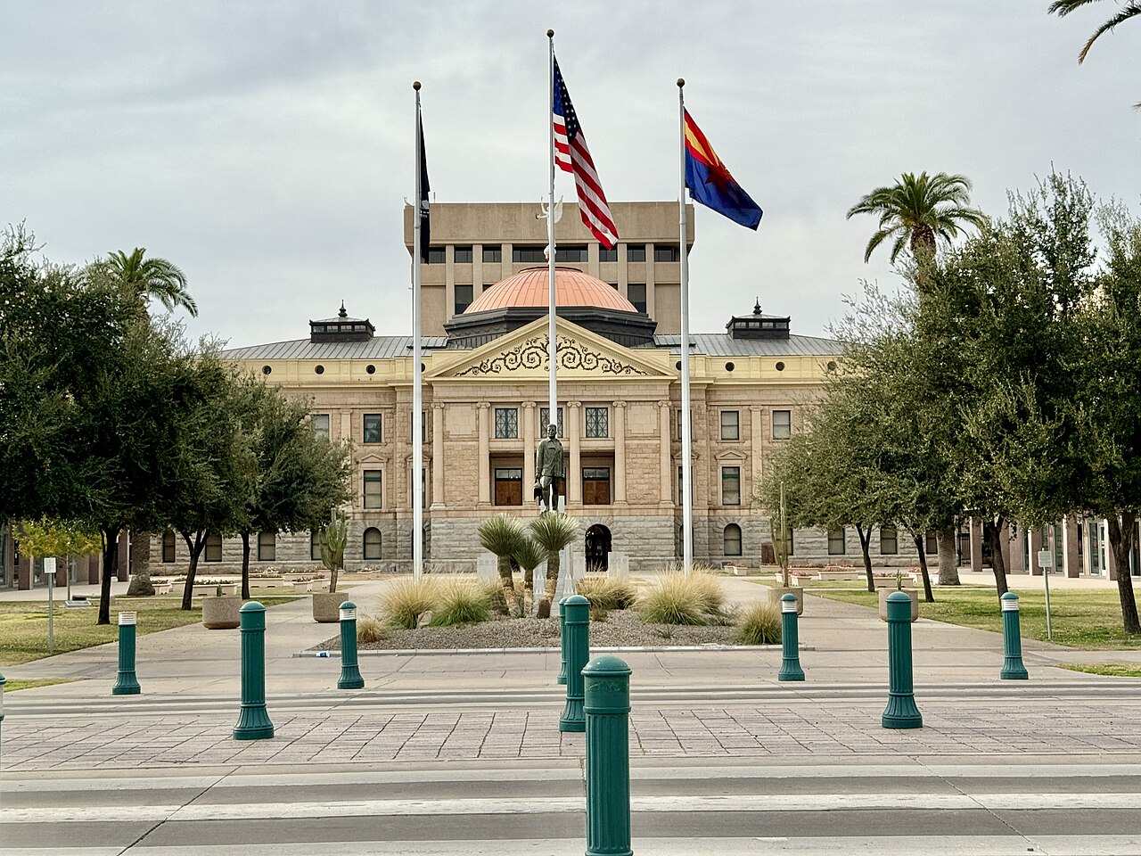 Arizona Valisi Hobbs hakkında kovuşturma kararı çıkmadı