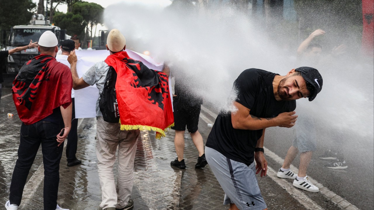 Arnavutluk'ta Trump ailesine bağlı otel projesine protesto büyüyor