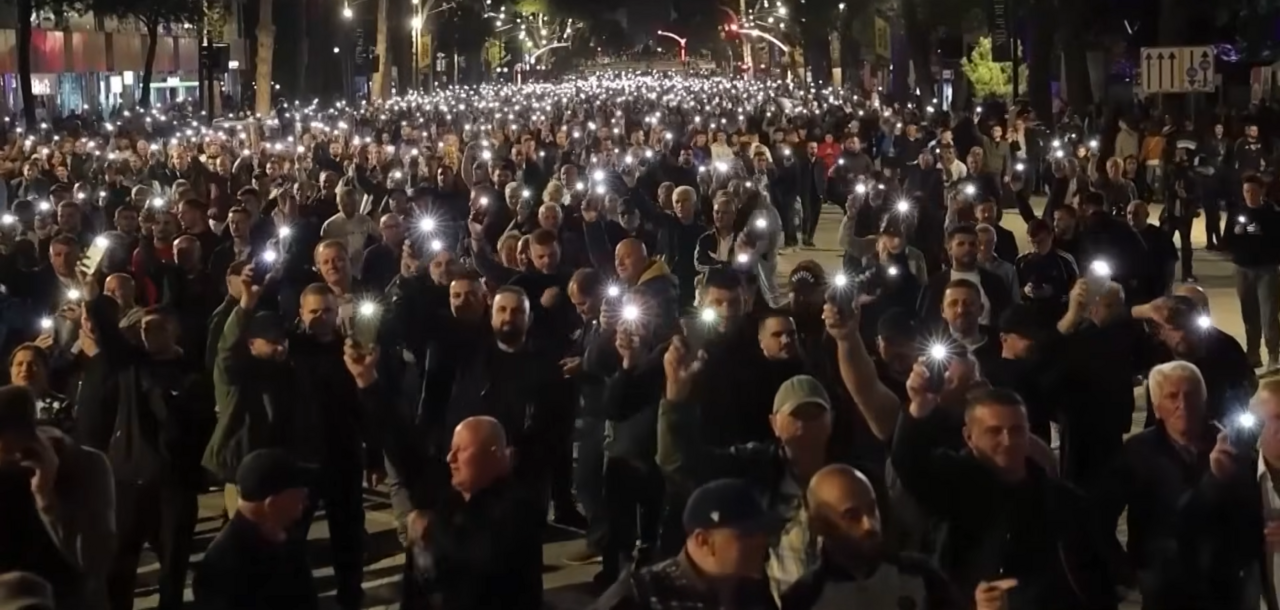 Arnavutluk'ta muhalefet protestoları şiddetleniyor