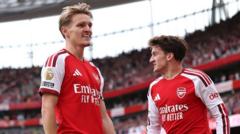 Arsenal Chelsea maçında Ödegaard ve Saka yıldızlaştı