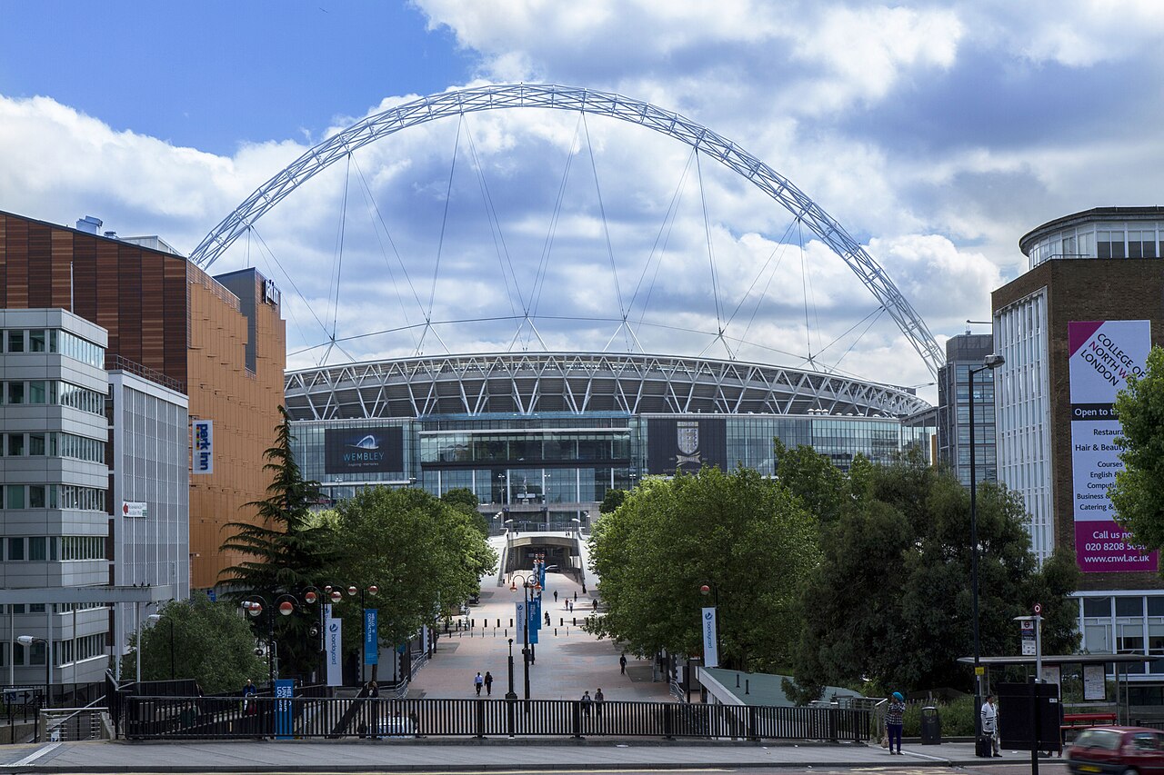 Arsenal, Coventry'yi Farklı Geçti: Şampiyonluk Savunmasına İddialı Başlangıç
