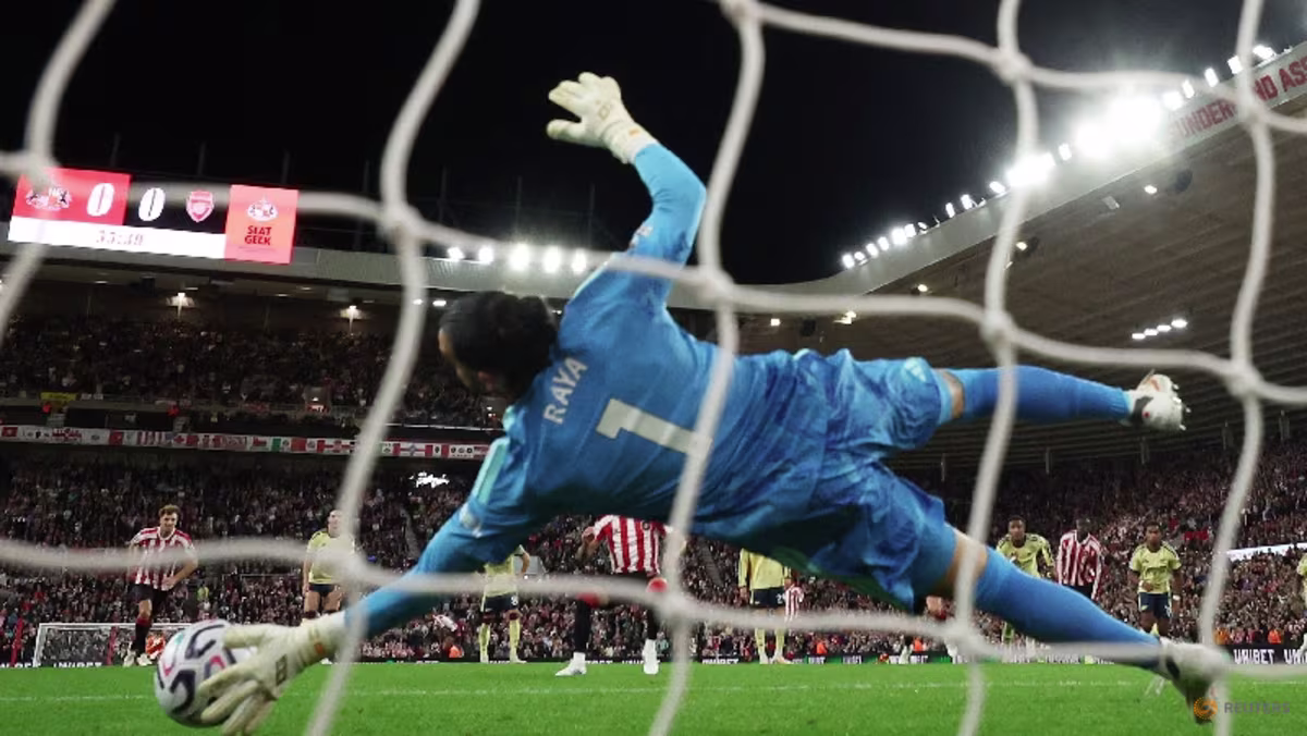 Arsenal zirvede, Liverpool ve Chelsea puan kaybetti