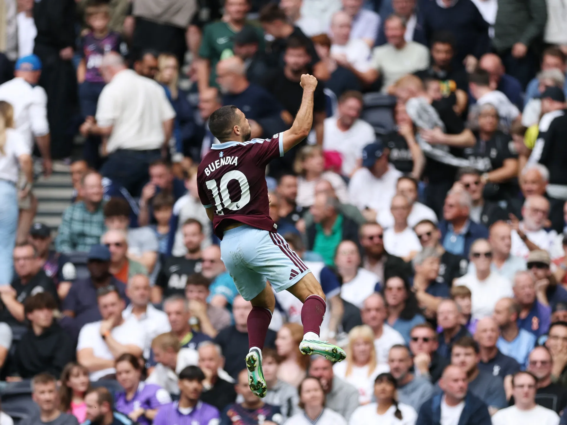 Aston Villa, Tottenham'ı Yıktı: 3-1