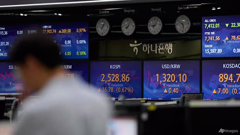 Asya borsaları Wall Street'teki teknoloji rallisini takip etti, Orta Doğu umutlarıyla petrol geriledi