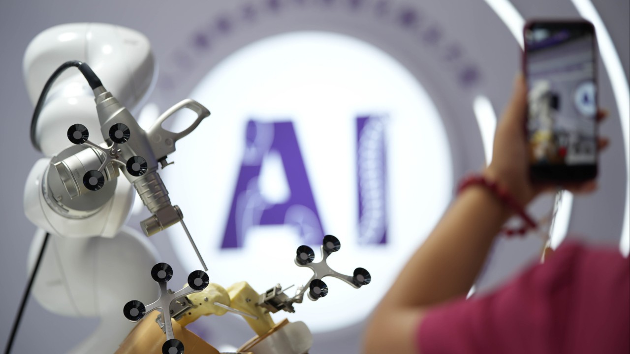 Asya'da sağlık yatırımları hız kazandı: Beyin teknolojileri ve cerrahi robotlar öne çıkıyor