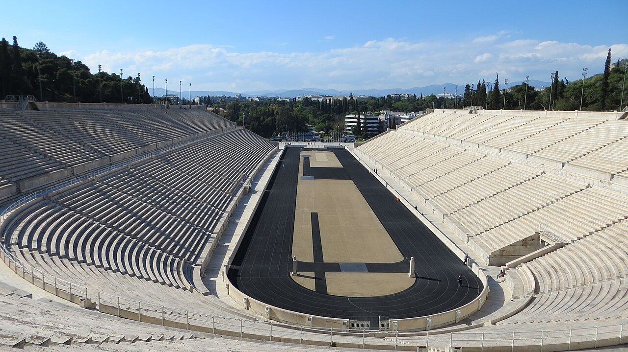 Atina'daki Tarihi Olimpiyat Stadı 100 Yıl Sonra İlk Büyük Temizliğini Yapıyor