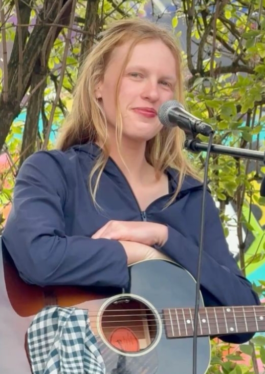 Audrey Hobert'tan 'Cringe' Şarkılar Tepki Çekti
