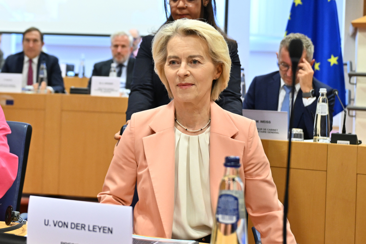 Avrupa Parlamentosu'ndaki Sol Grup, von der Leyen'i Ukrayna ve İsrail konusunda 'çifte standart' ile suçladı