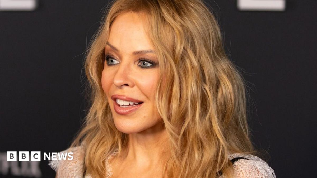 Avustralya Başbakanı Kylie Minogue'dan Neden Özür Diledi