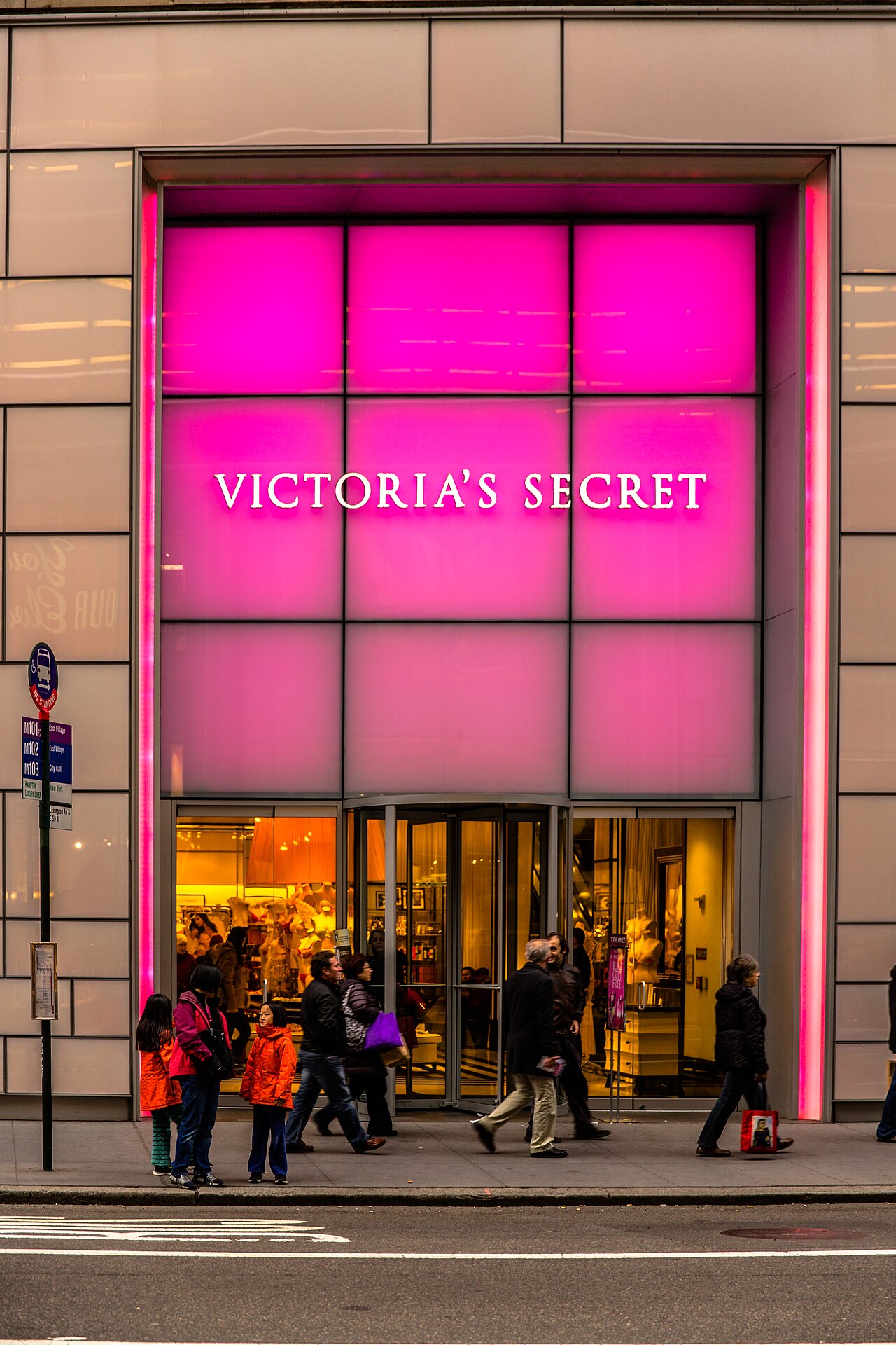 Avustralyalı milyarder Blundy, Victoria's Secret yönetim kurulu başkanını devirmek için kampanya başlattı