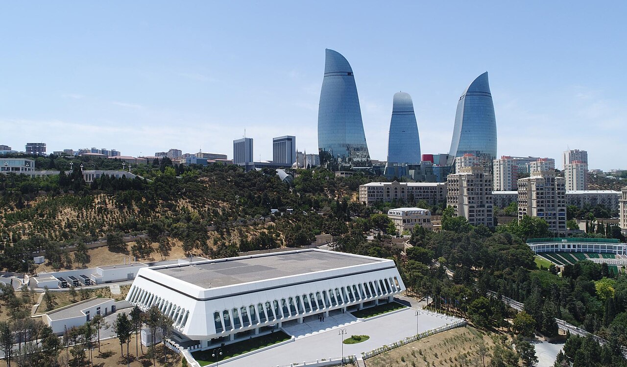 Azerbaycan'dan 11 milyar dolarlık yatırım anlaşmaları