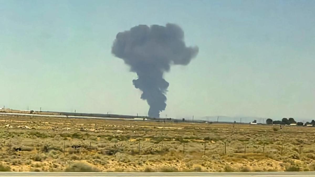 B-52 test uçuşunda dakikada neredeyse bir mil hızla düşüp çakıldı: 8 ölü