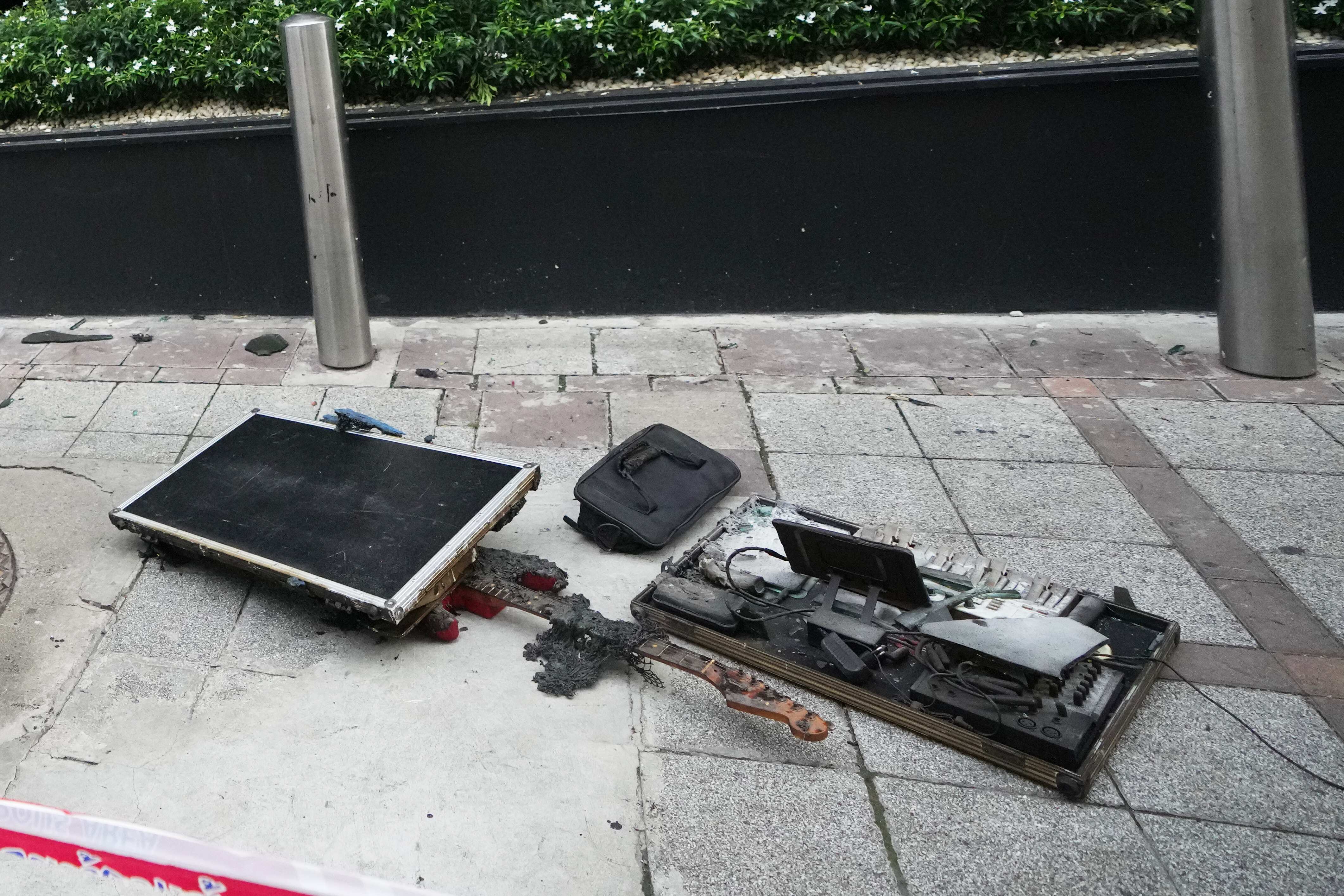 Bangkok'taki bar yangınında sahne alan grubun dört üyesi hayatını kaybetti