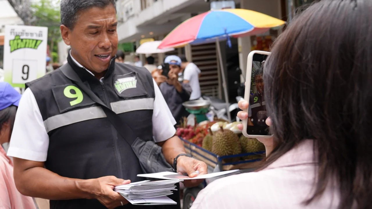 Bangkok’un ‘Hulk’ Valisi Yeniden Seçim İçin Kolları Sıvadı