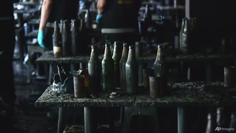 Bangkok'taki müzik barda çıkan yangında ölü sayısı 30'a yükseldi, onlarca kişi hastanede