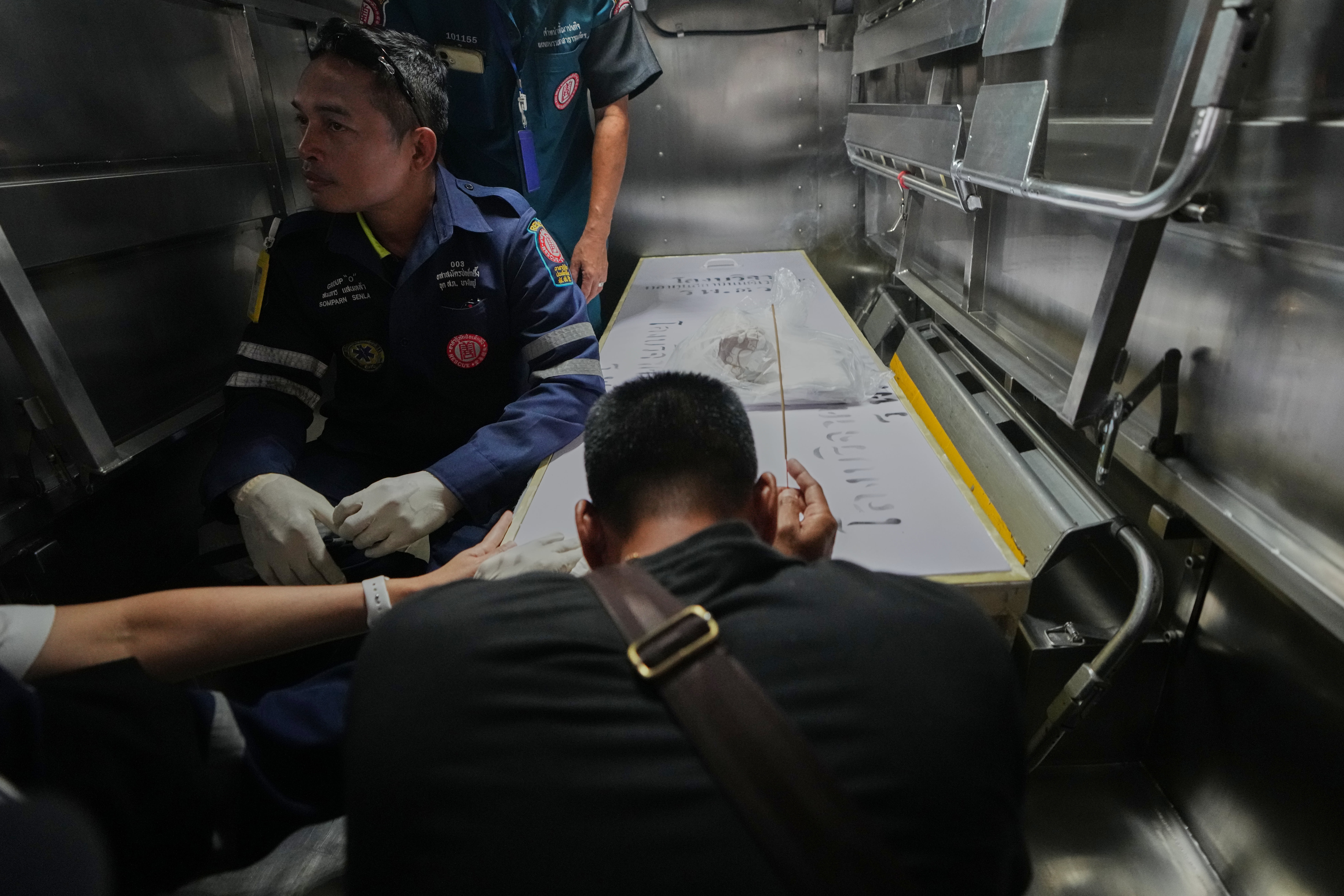 Bangkok'ta müzik barında yangın: Can kaybı 30'a yükseldi