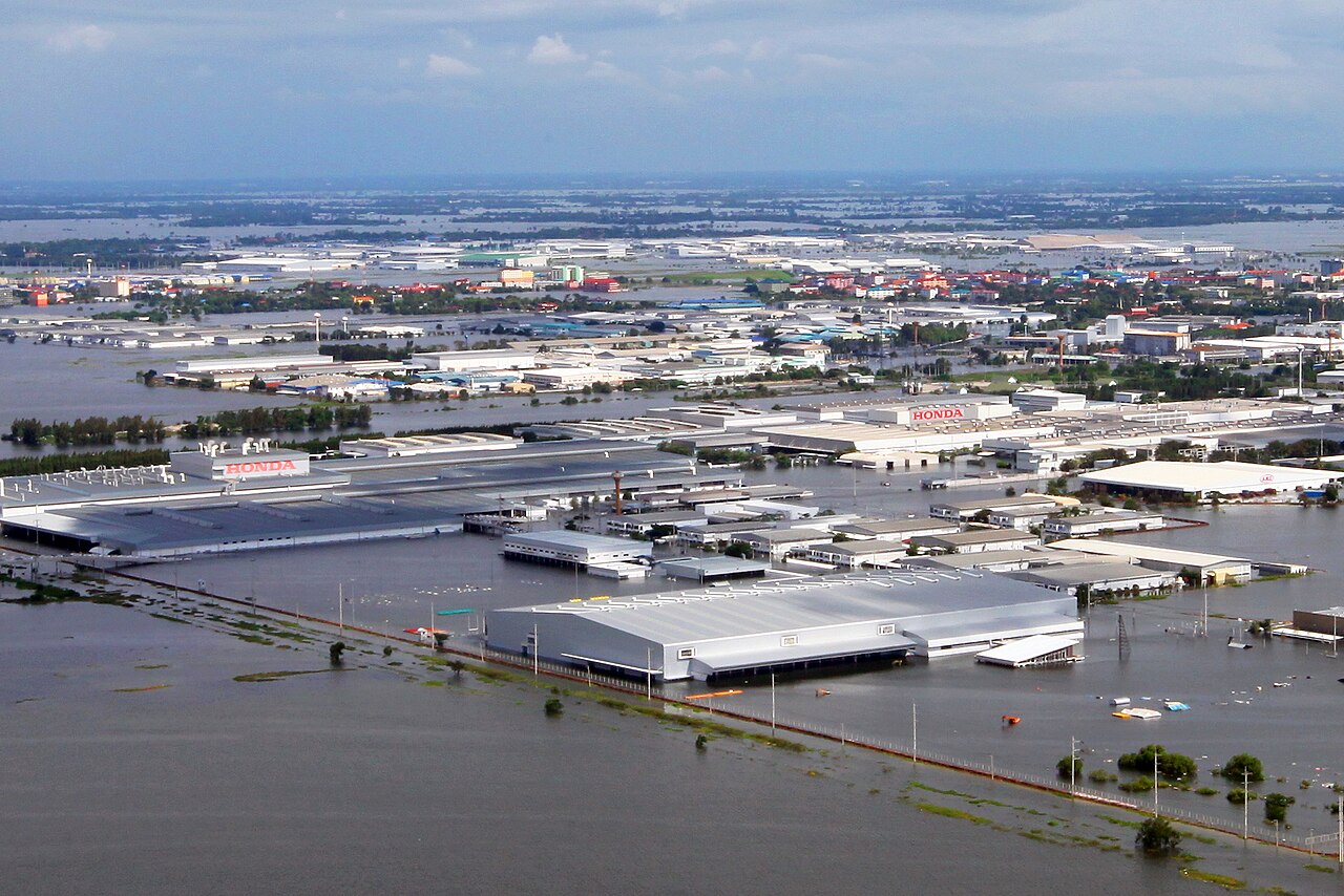 Bangkok'ta Sel Felaketi: 300mm Yağış Hayatı Felç Etti