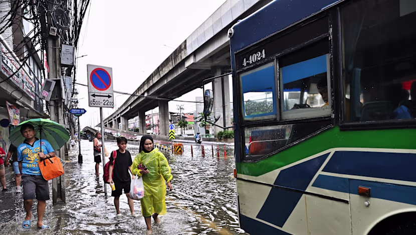 Bangkok'ta sel felaketi: Binlerce kişi tahliye edildi