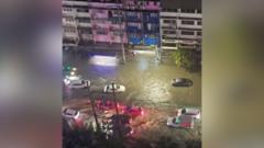 Bangkok'ta sel felaketi: Olağanüstü hal ilan edildi