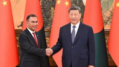 Bangladeş Çin'e yakınlaşırken Hindistan ile ilişkiler de düzeliyor