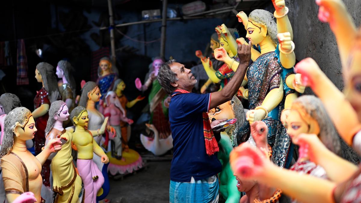 Bangladeş'te Durga Puja yoğun güvenlik altında kutlanıyor