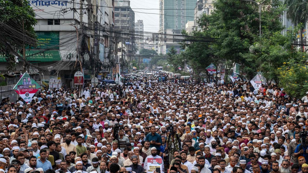 Bangladeş'te Enerji Krizi Protestosu: Muhalefet Yürüyüşte