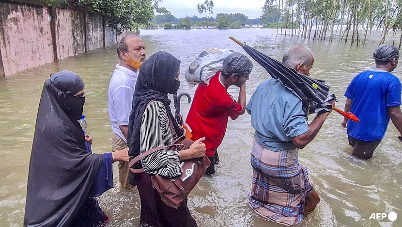 Bangladeş'te muson sel felaketi: 50 ölü, binlerce kişi yerinden oldu