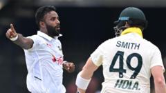 Bangladesh'ten Avustralya'ya üstünlük: Smith yine şanslı