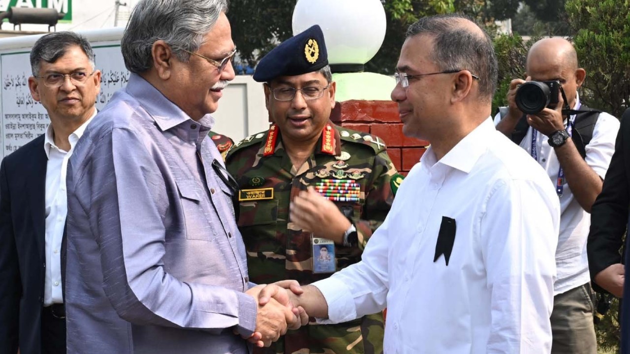 Bangladeş'te Cumhurbaşkanı İstifa Etti, Hasina Sürgünde Yalnızlaşıyor