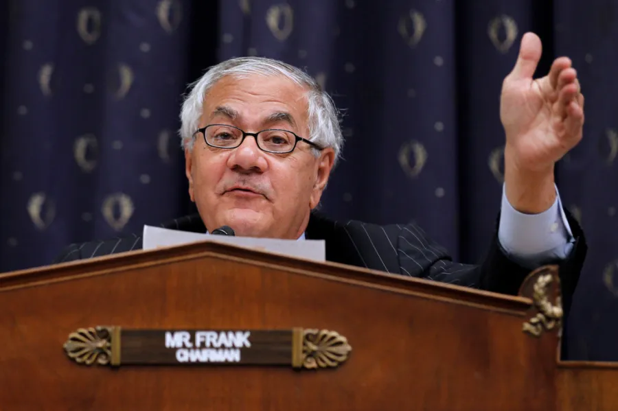 Barney Frank'in Kaldırdığı Yırtıcı Krediler Geri mi Geliyor