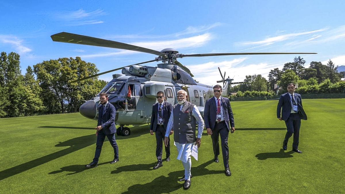 Başbakan Modi G7 Zirvesi İçin Fransa'ya Geldi