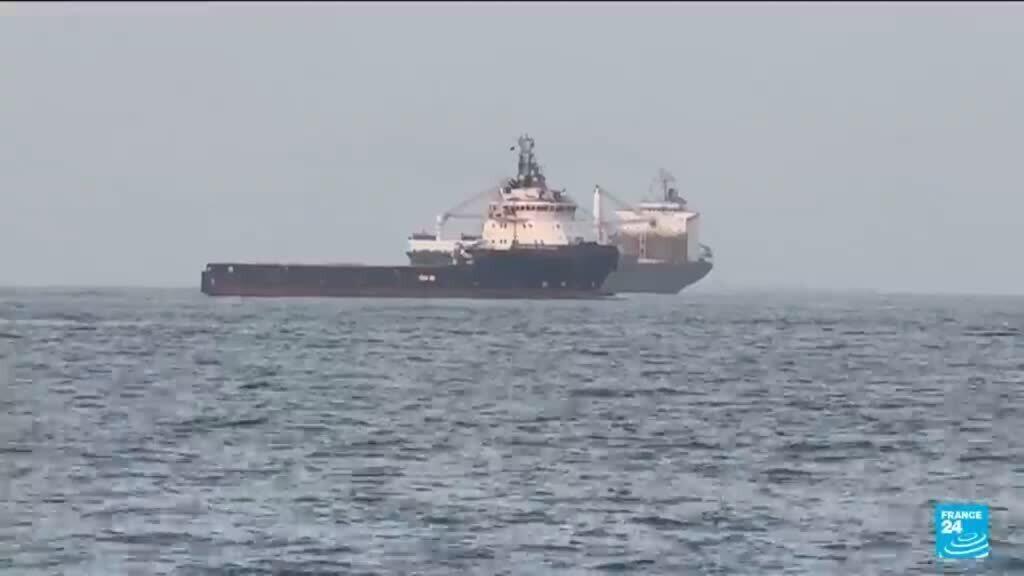 Basra Körfezi'nde mahsur kalan gemicilerin tahliyesi haftalar sürebilir