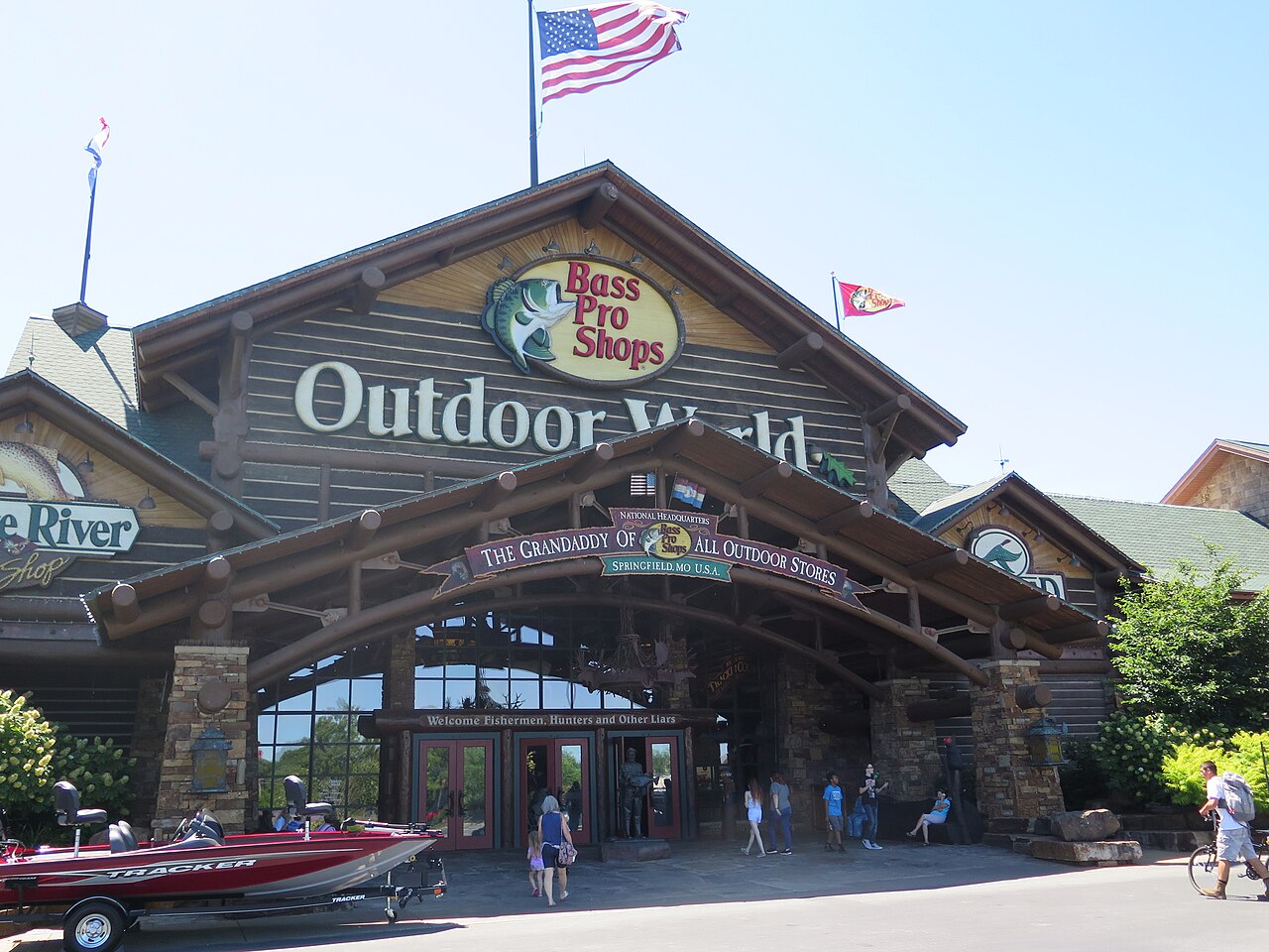 Bass Pro Shops Florida’da Lüks Balıkçı Kulübesi Satın Aldı