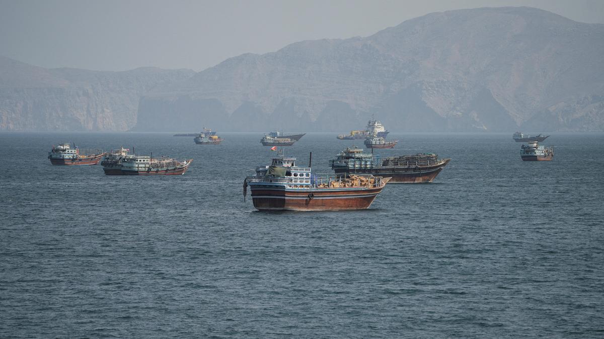 Batı Asya petrol ihracatı savaş öncesi seviyeyi aştı ama tanker saldırıları artıyor