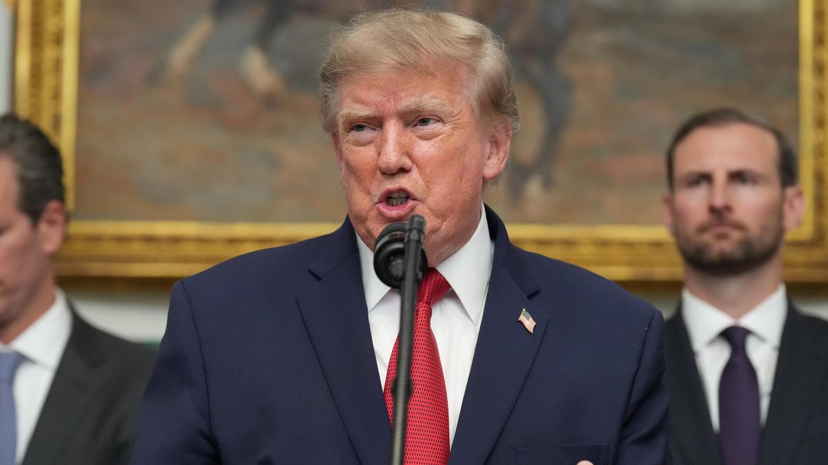 Batı Asya'da Gerilim: Trump, İran'a Ekonomik Yaptırım Tehdidini Sürdürüyor