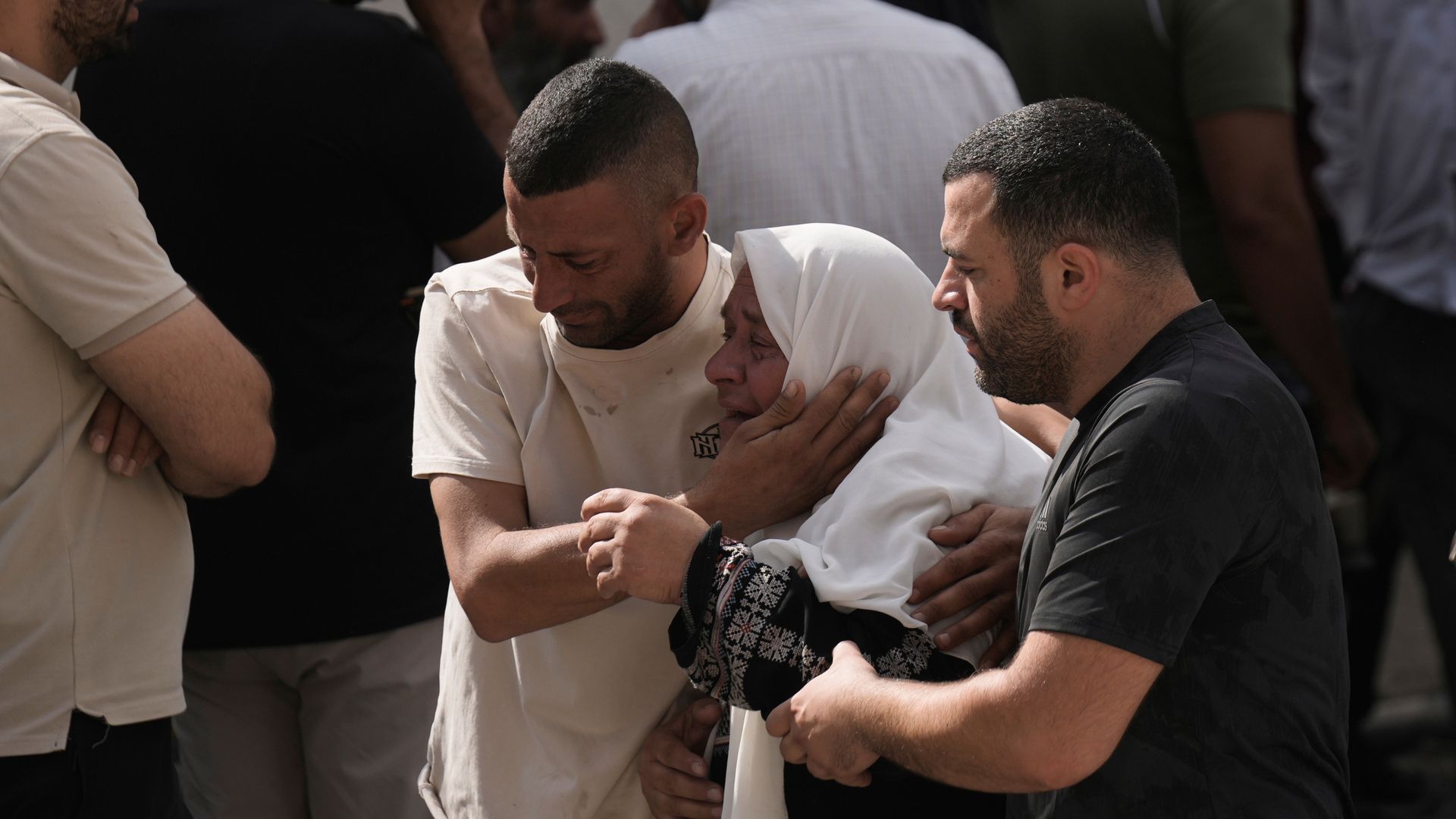 Batı Şeria'da silahlı çatışma: 4 Filistinli ve 2 İsrailli asker öldü