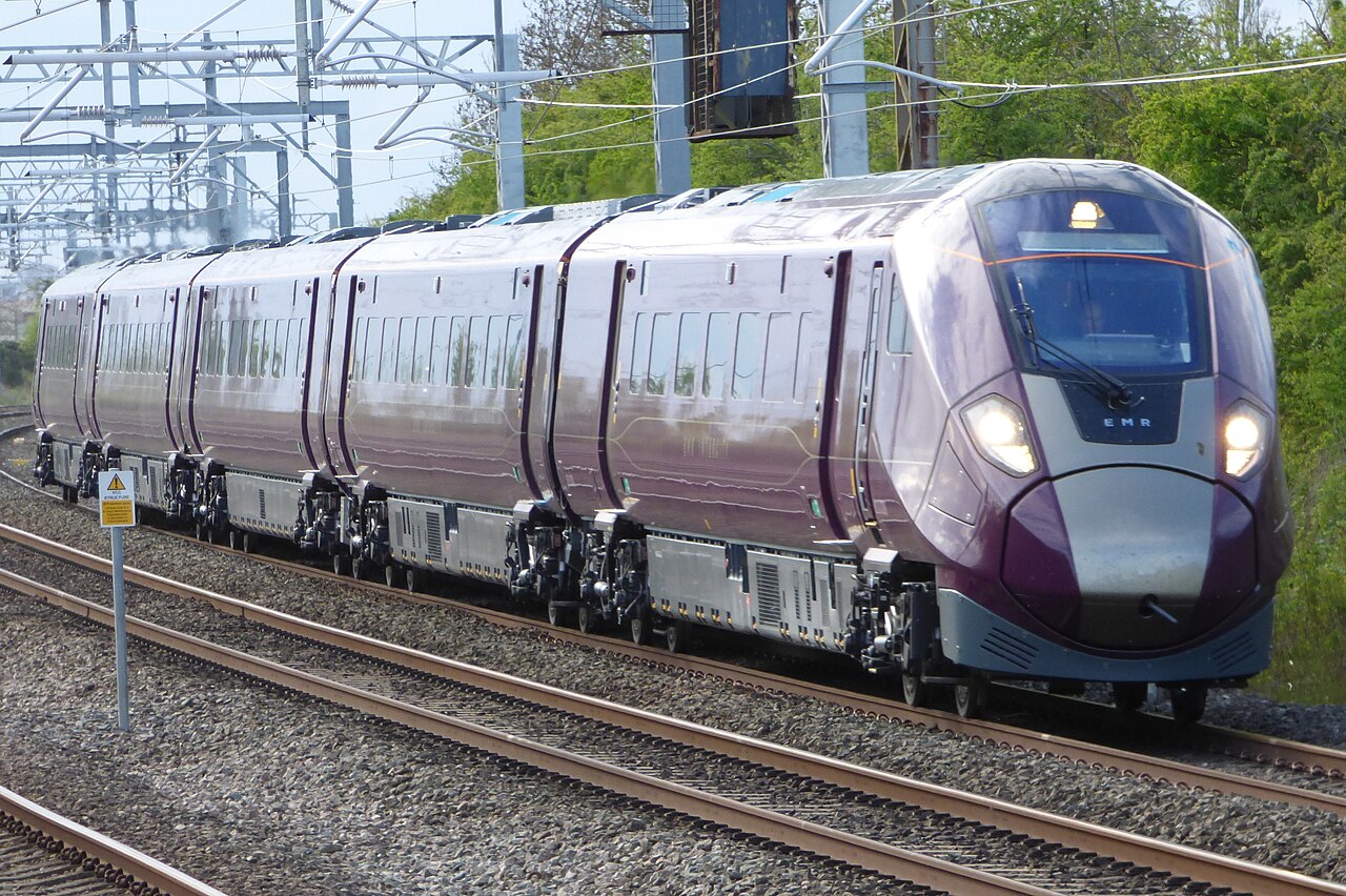 Bedford'da İki Tren Çarpıştı: Yaralılar Var