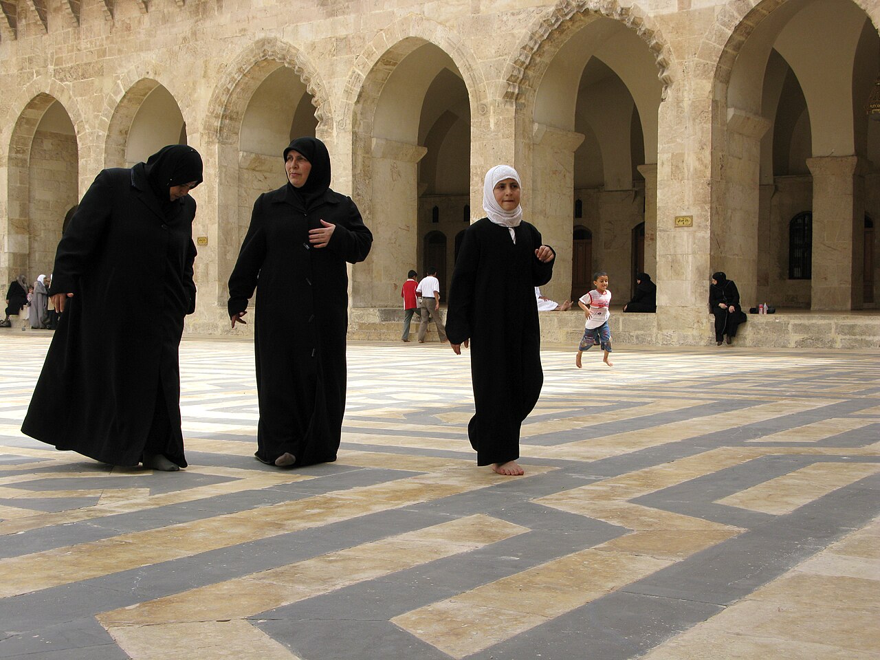 Belçika'da Öğretmene Başörtüsü Engeli: Sendika Karara İtiraz Edecek