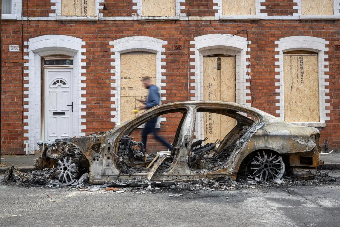 Belfast bıçaklı saldırı kurbanının ailesi: Nefreti körüklemeyin