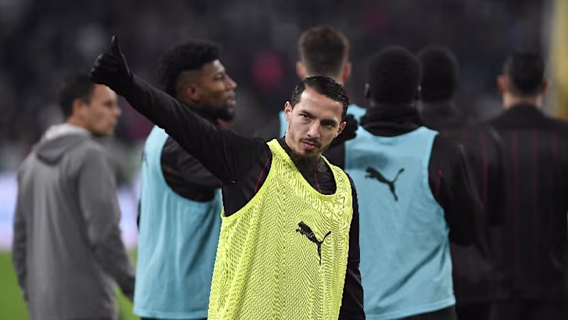 Bennacer, Milan'dan Ayrılıp Katar'ın Al Gharafa Kulübüne Transfer Oldu