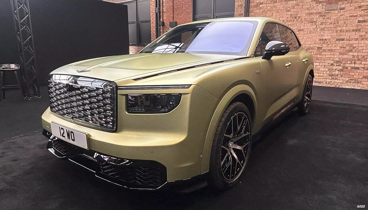 Bentley'den İlk Elektrikli SUV: Merino Yünlü Lüks